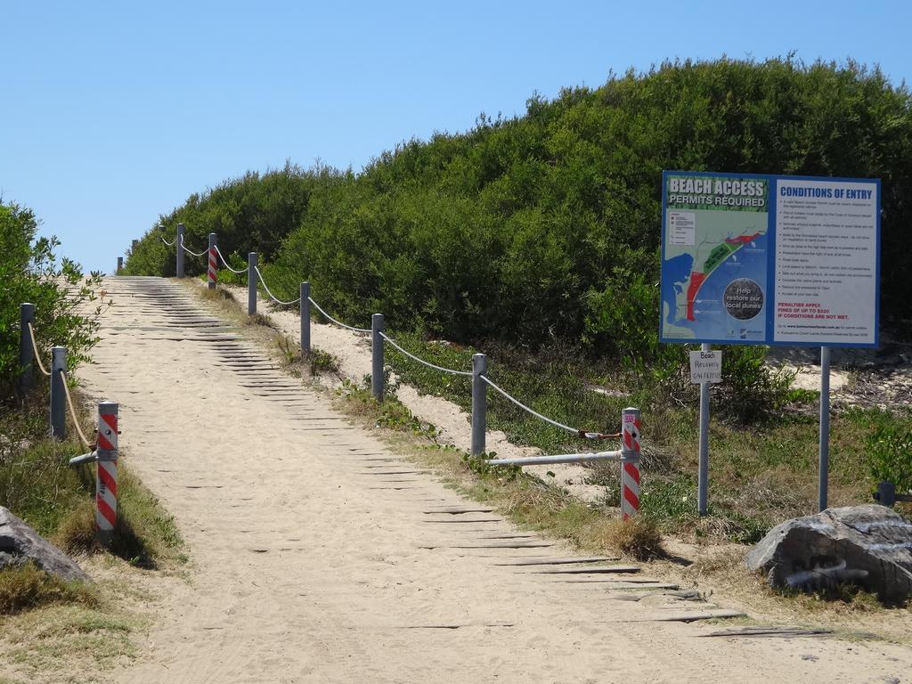 Nine Mile Beach House Hotel Blacksmiths Exterior foto